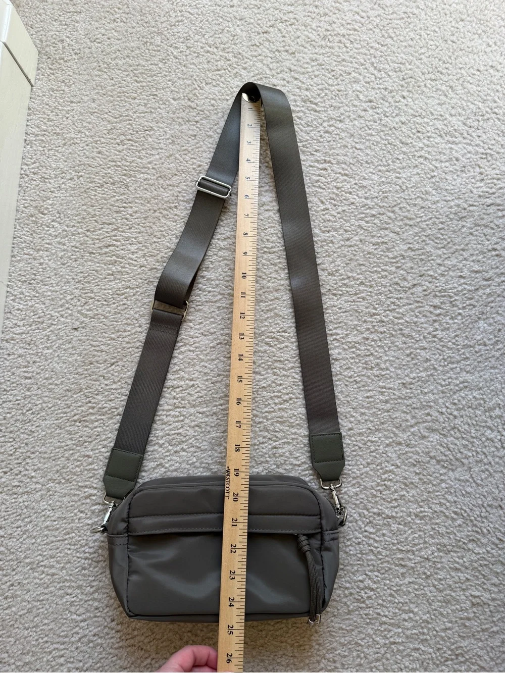 Women’s Crossbody Sling Bag in olive green - Minimal Everyday Carry